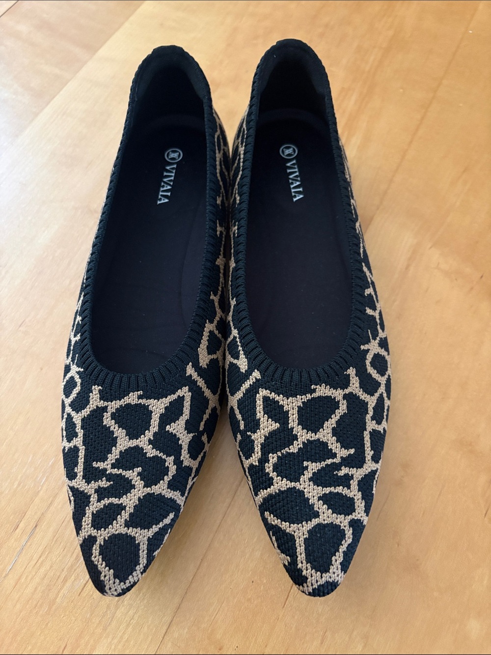 Vivaia Pointed Toe Leopard Print Flats 42